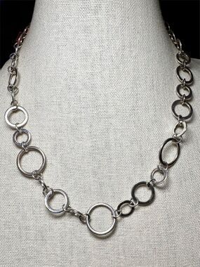 KR Silver Tone Round Open Circle Link Chain Necklace